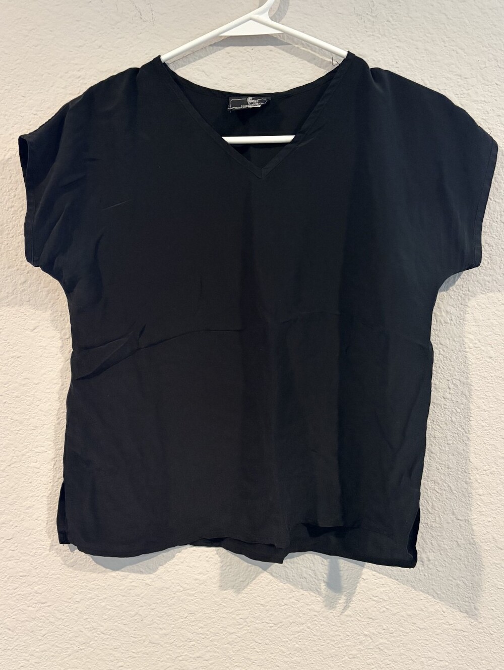 Jonathan Martin Vintage 90s Womens 100% Silk Classic Casual Black V Neck Blouse
